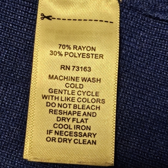 Cable & Gauge Royal Blue Pull Over Top 70% Rayon 30 % Polyester Size M - Picture 8 of 8